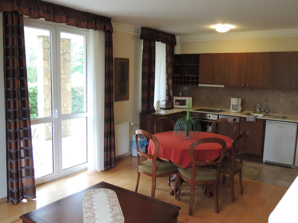 Luxus Golf Apartment Bük 客房 照片