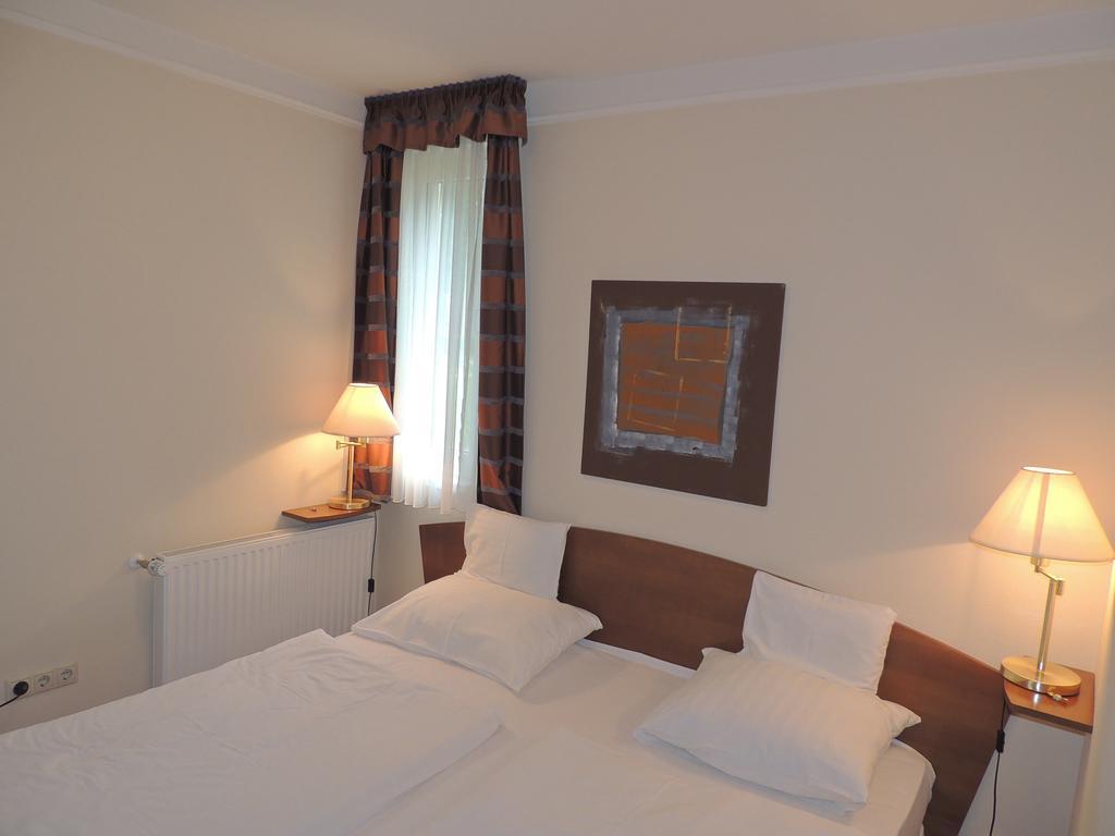 Luxus Golf Apartment Bük 客房 照片